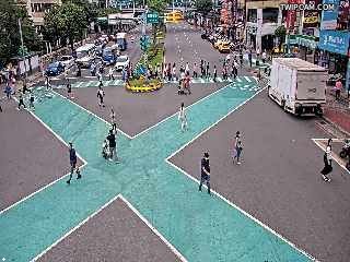 桃園市道路 (CCTV302)龜山區 復興一路-復興北路即時影像