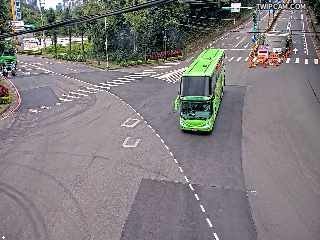 桃園市道路 (CCTV305)龜山區 振興路-華亞三路-華亞五路即時影像