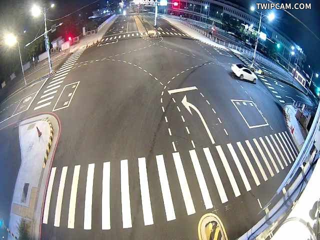 台南市道路 健康路三段與建平路口西桿(向東)-廣角即時影像