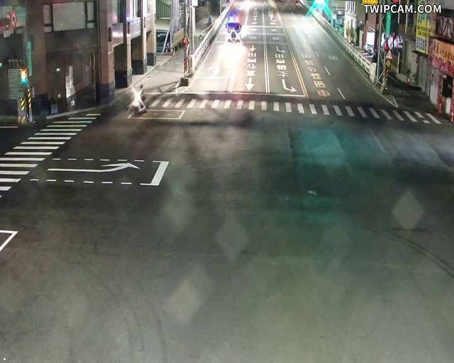 台南市道路 中華東路三段與大同路二段口西桿(向東)即時影像