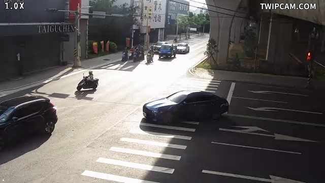 台中市道路 [06053]環中路/榮德路(車流往中清路),Huanzhong Rd/Rongde Rd (traffic flow to Zhongqing Rd)即時影像
