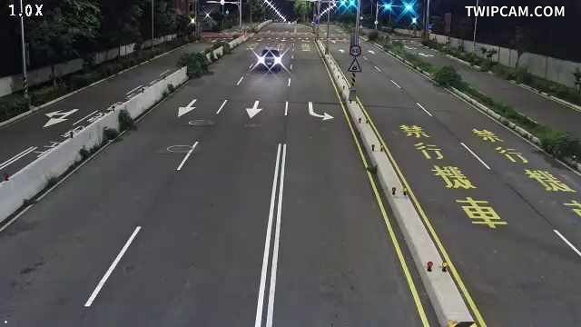 台中市道路 [07295 ]西屯路/都會園路(右側車流往東大路方向)Xitun Rd./Duhuiyuan Rd.(Right side Traffic flow to Dongda Rd.)即時影像