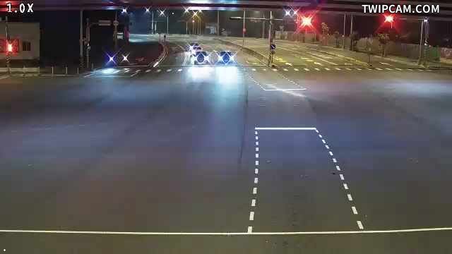 台中市道路 [34303]臺灣大道/西屯路(右側車流往環中路)Taiwan Blvd/Xitun Rd.(Right side Traffic flow to Huanzhong Rd.)即時影像