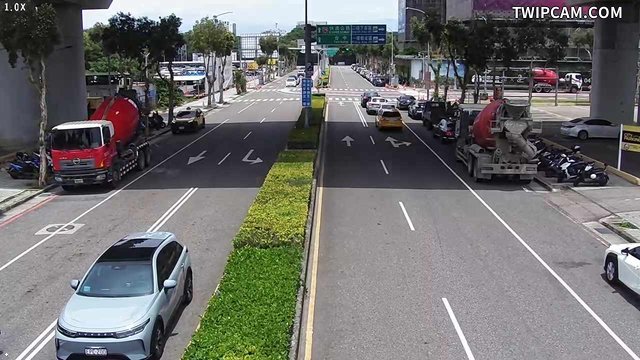 台中市道路 [14311]高鐵五路/站區二路(右側車流往高鐵東路)Gaotie 5th Rd./Zhanqu 2nd Rd.(.(Right side Traffic flow to Gaotie E. Rd.)即時影像