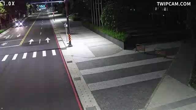 台中市道路 [07320]黎明路/港隆街 (右側車流往中清路)Liming Rd./Ganglong St.(Right side Traffic flow to Zhongqing Rd.)即時影像