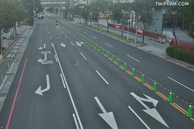 台中市道路 [06031]崇德十九路/四平路(右側車流往崇德路方向),Chongde 19th Rd./Siping Rd.(Right side Traffic flow to Chongde Rd.)即時影像